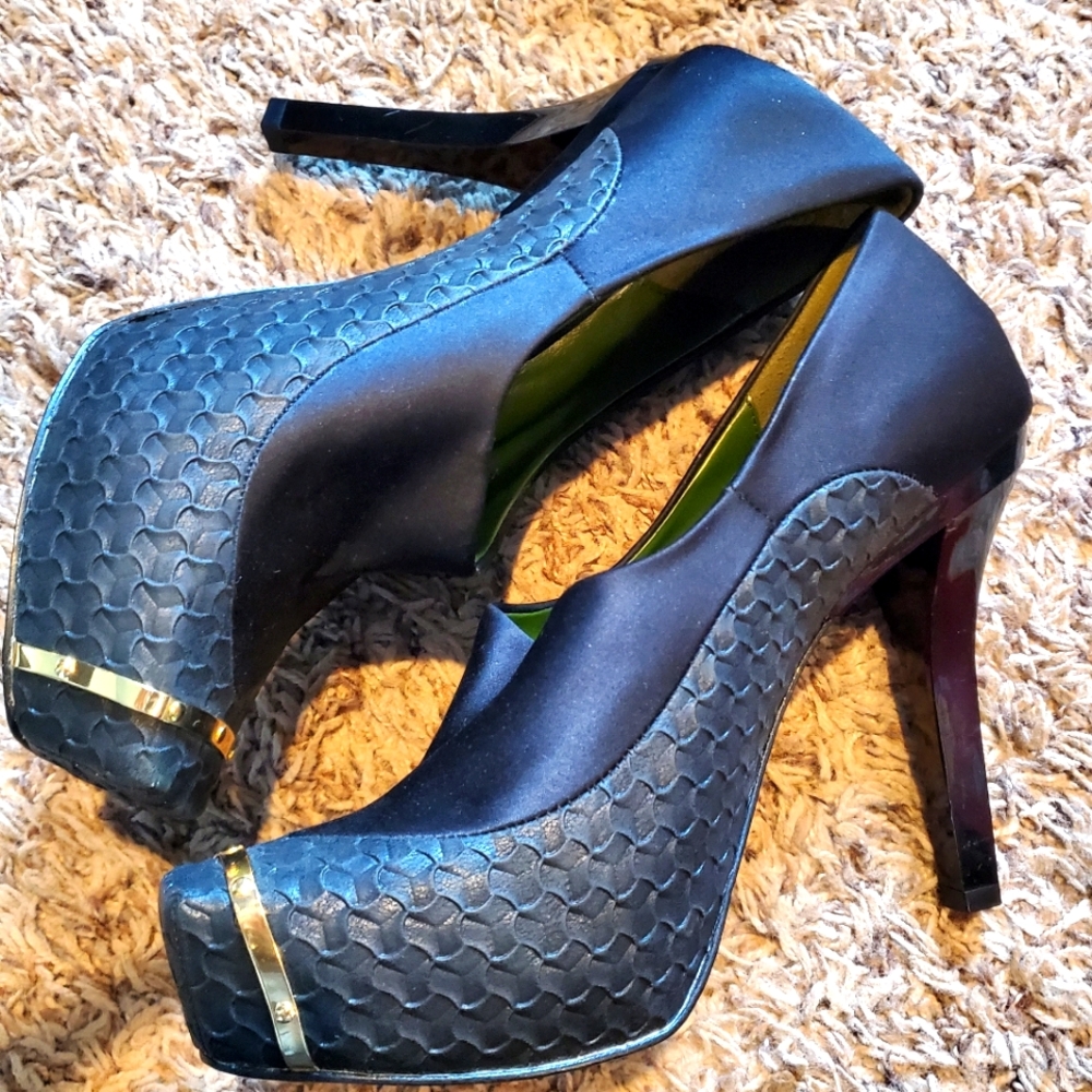 Christian Siriano Black Heel